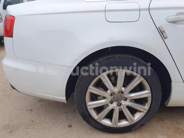 Audi A6 2014 — 12