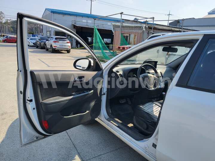 Hyundai i30 2011 — 44