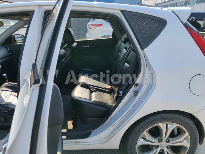 Hyundai i30 2011 — 47