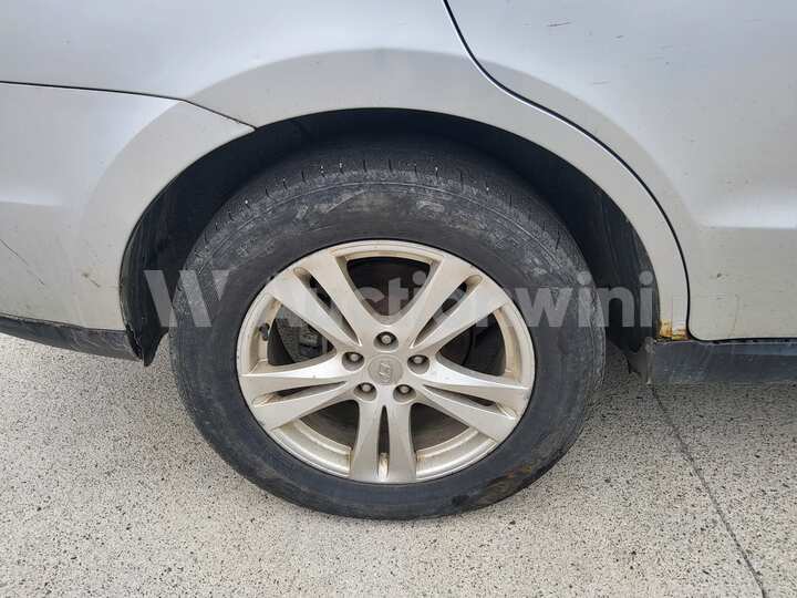 Hyundai SantaFe 2011 — 17