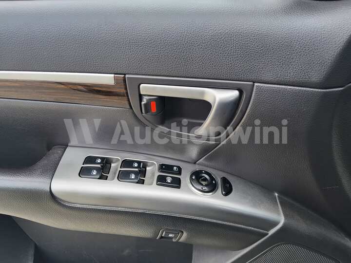 Hyundai SantaFe 2011 — 33