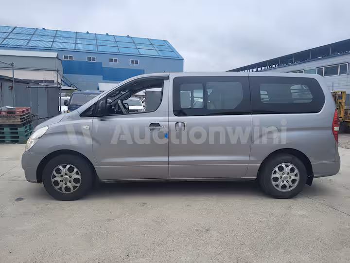 Hyundai Starex 2011 — 2