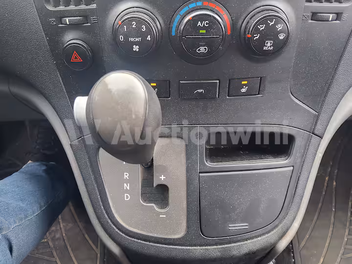 Hyundai Starex 2011 — 38