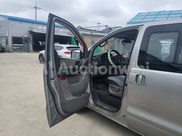Hyundai Starex 2011 — 41