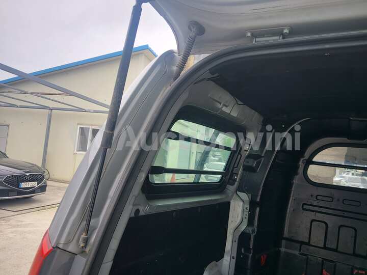 Hyundai Starex 2011 — 48