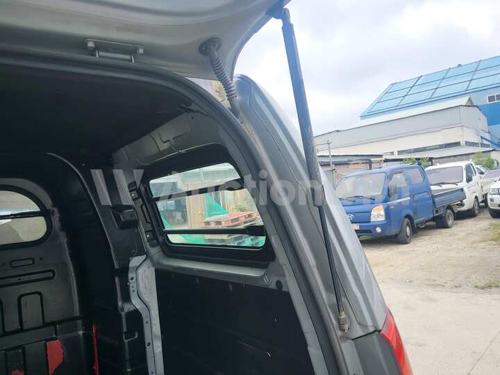 Hyundai Starex 2011 — 49