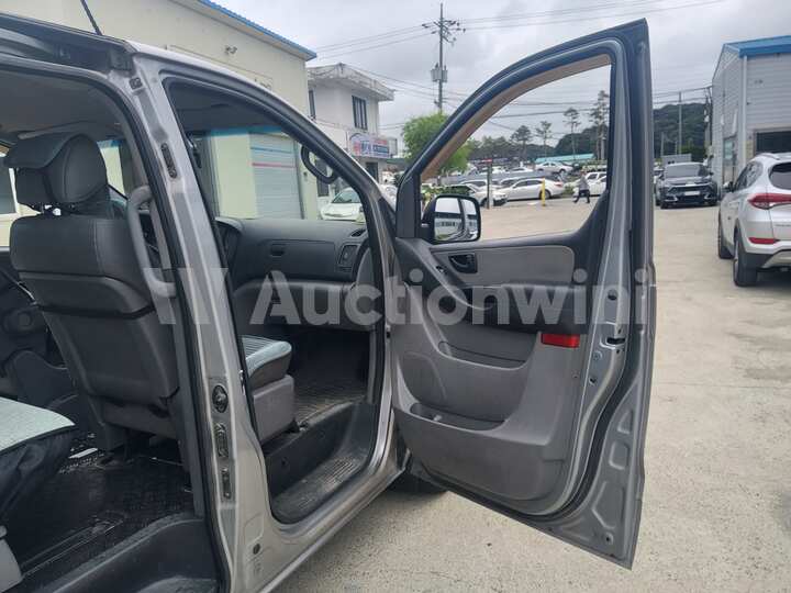 Hyundai Starex 2011 — 52