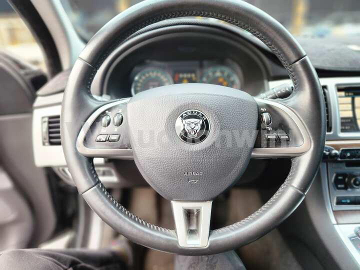 Jaguar XF 2015 — 35