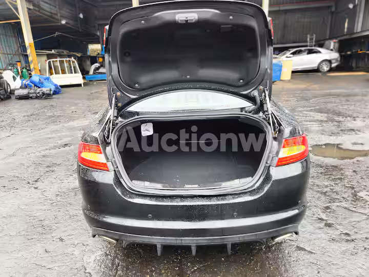 Jaguar XF 2015 — 38