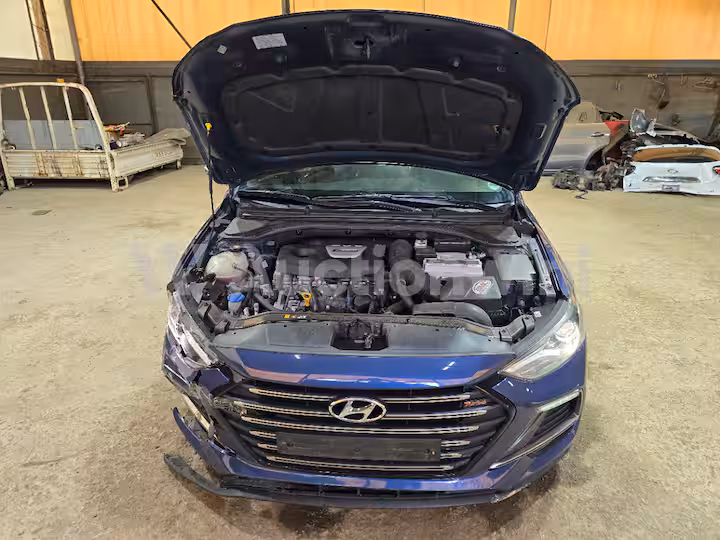 Hyundai Avante 2018 — 11