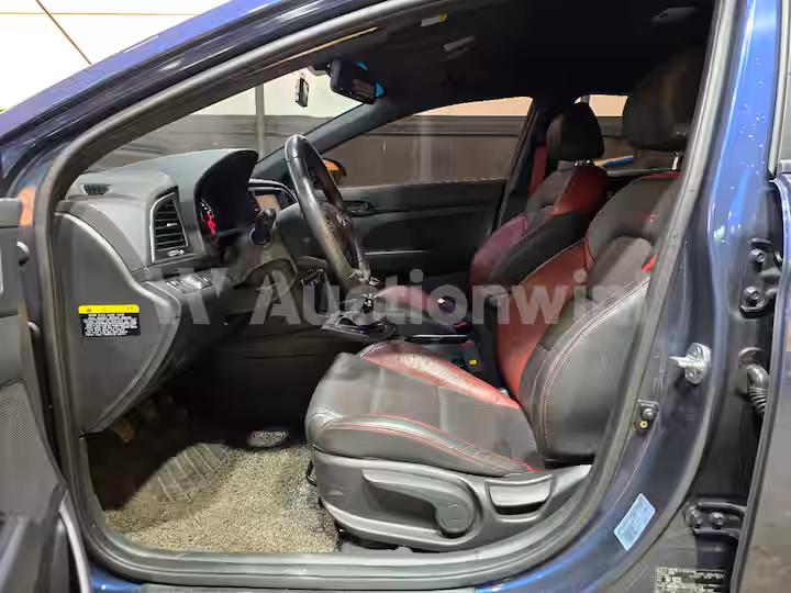 Hyundai Avante 2018 — 16