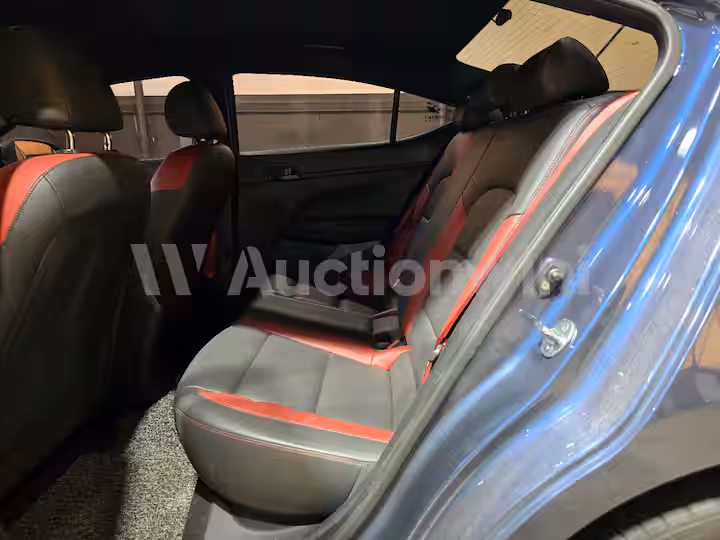 Hyundai Avante 2018 — 20