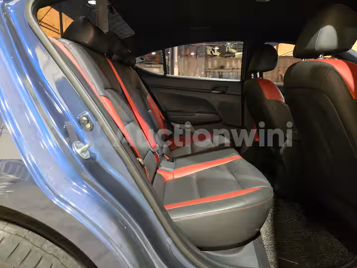 Hyundai Avante 2018 — 27