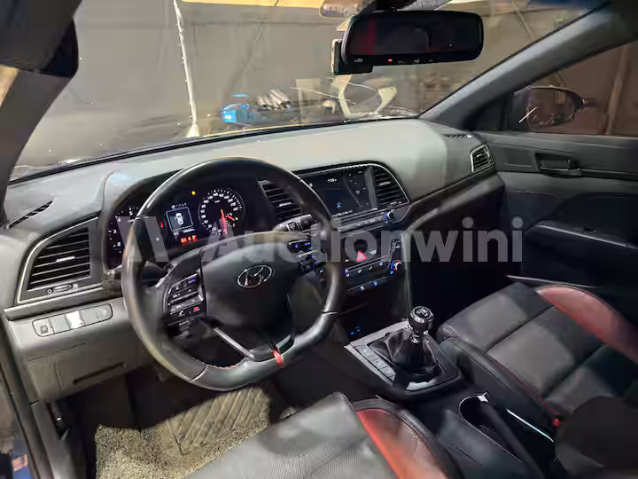 Hyundai Avante 2018 — 33