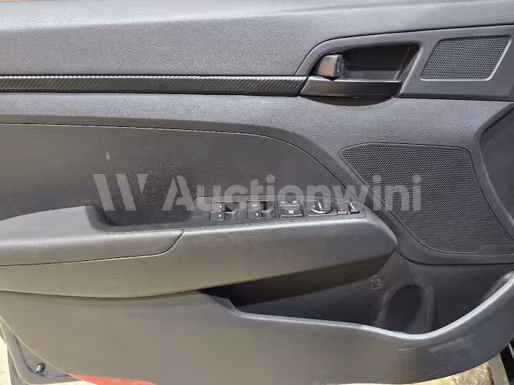 Hyundai Avante 2018 — 34