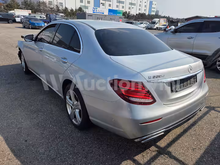 Mercedes Benz E Class 2017 — 5