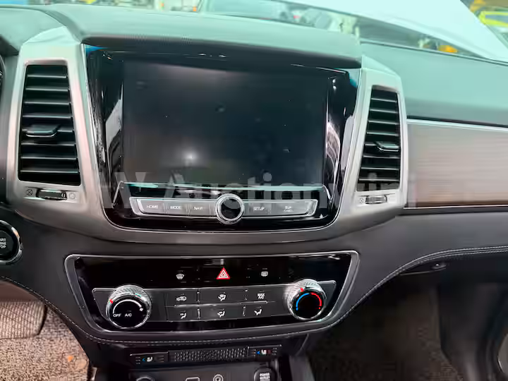 KGM (Ssangyong) Rexton 2018 — 18