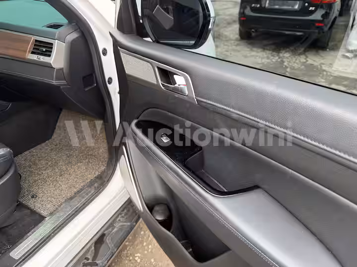 KGM (Ssangyong) Rexton 2018 — 28