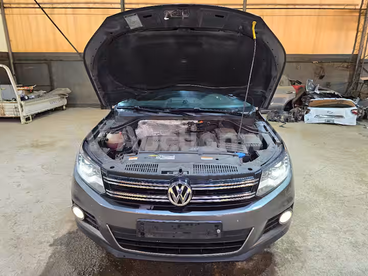 Volkswagen Tiguan 2015 — 12