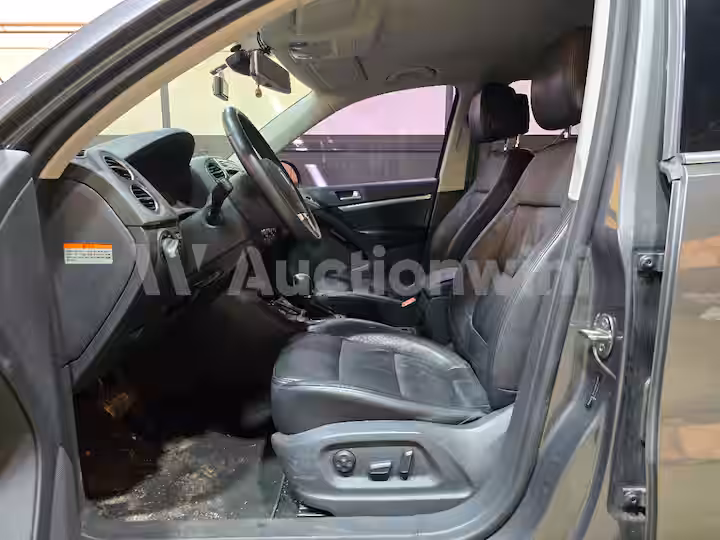 Volkswagen Tiguan 2015 — 17