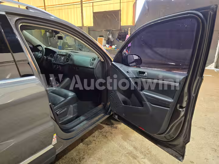 Volkswagen Tiguan 2015 — 29
