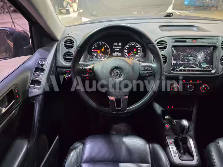 Volkswagen Tiguan 2015 — 34