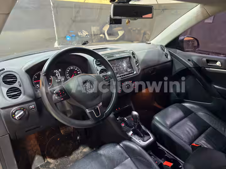 Volkswagen Tiguan 2015 — 35