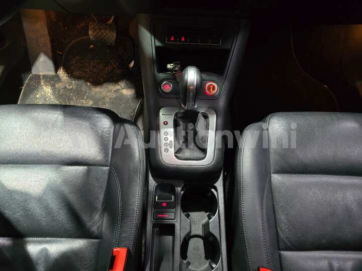 Volkswagen Tiguan 2015 — 42