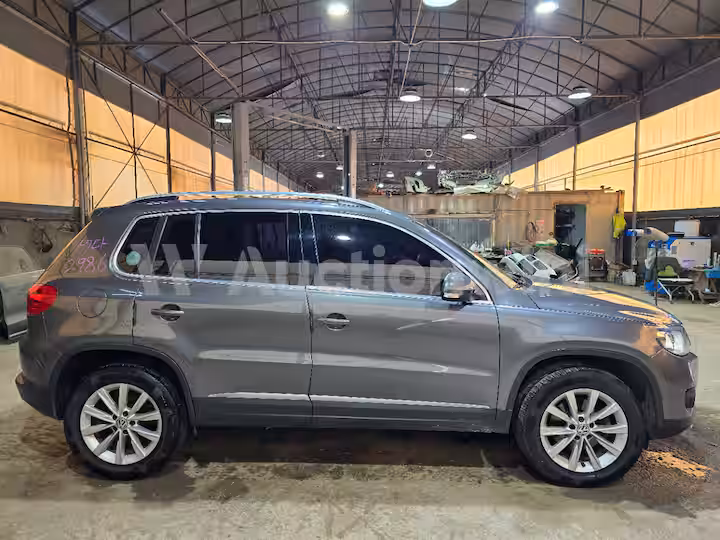 Volkswagen Tiguan 2015 — 8