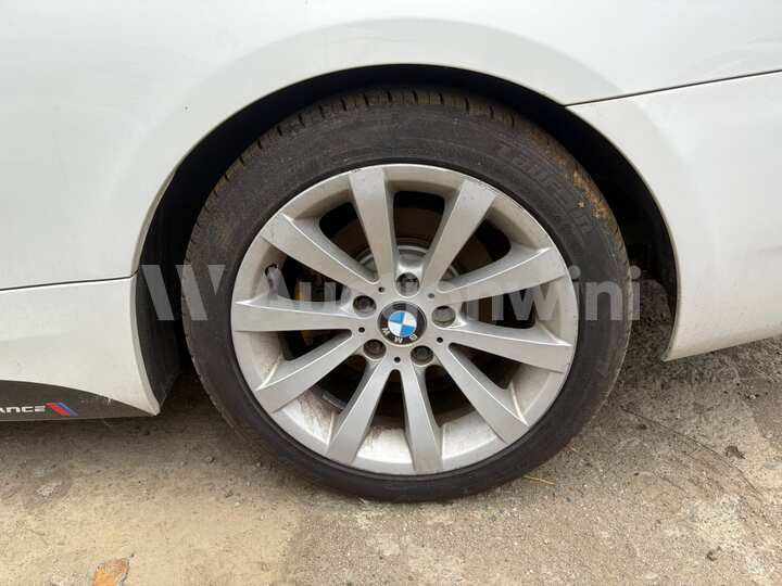 BMW 3 Series 2009 — 26