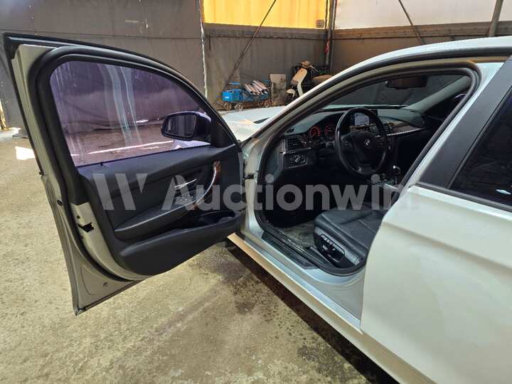 BMW 3 Series 2012 — 16