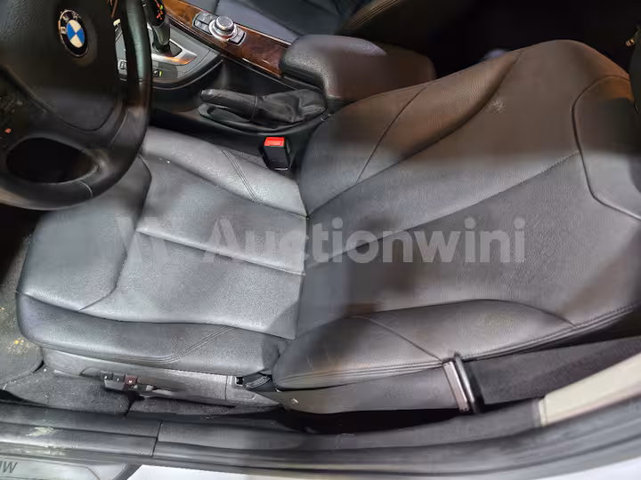 BMW 3 Series 2012 — 18