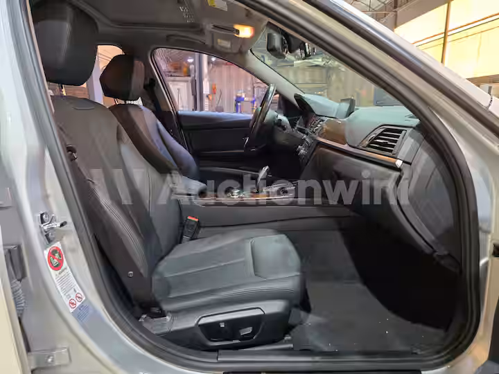 BMW 3 Series 2012 — 30