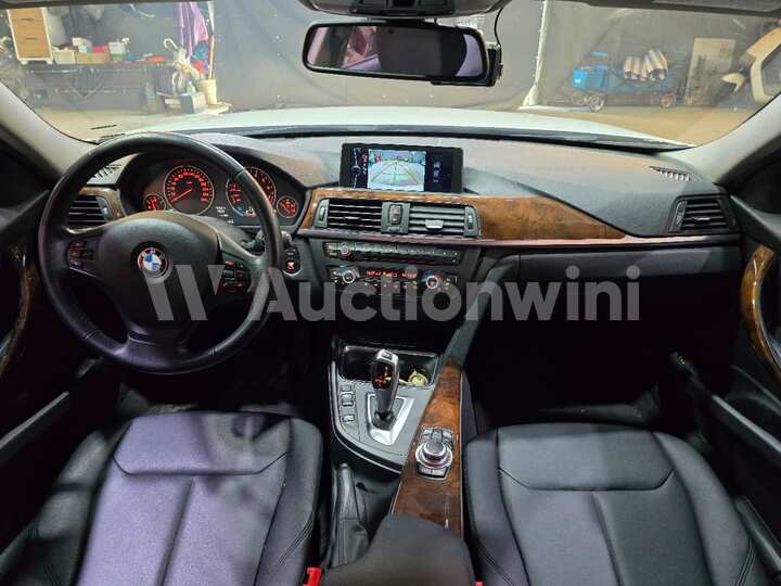 BMW 3 Series 2012 — 34