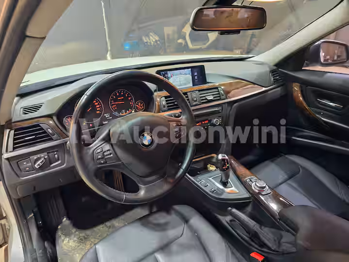 BMW 3 Series 2012 — 36
