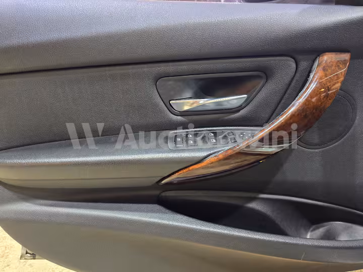 BMW 3 Series 2012 — 37