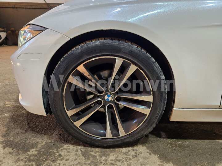 BMW 3 Series 2012 — 50