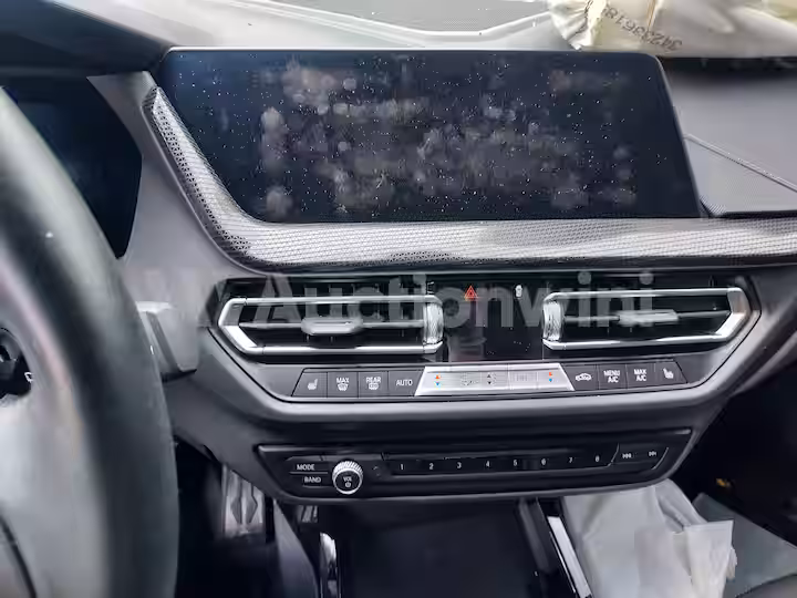 BMW 1 Series 2023 — 44