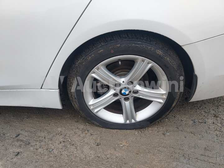 BMW 3 Series 2012 — 13