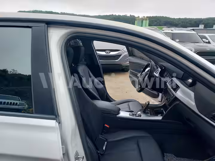 BMW 3 Series 2012 — 23