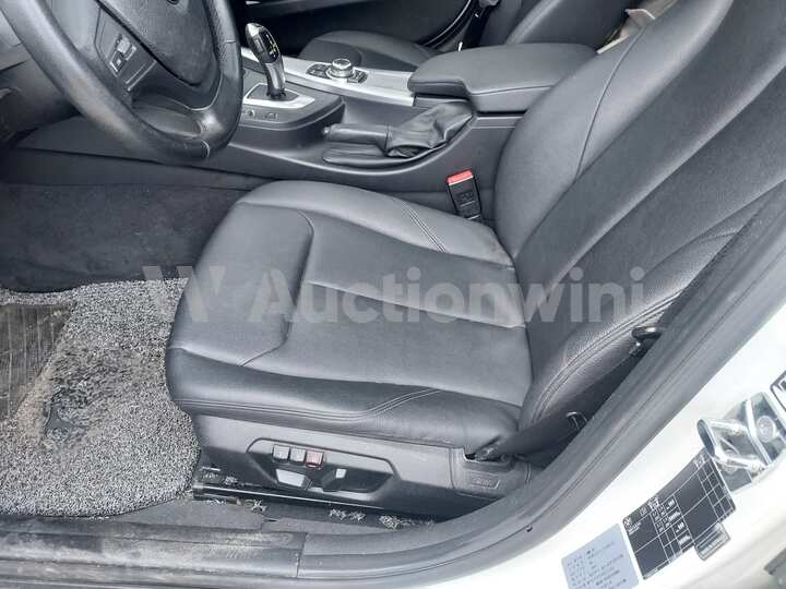 BMW 3 Series 2012 — 29