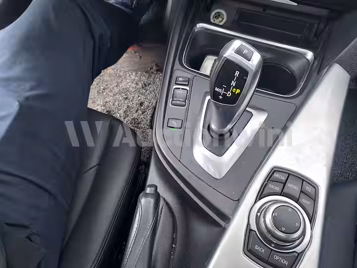 BMW 3 Series 2012 — 38