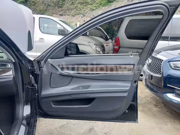 BMW 7 Series 2013 — 26