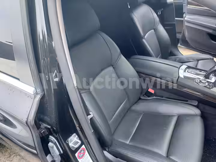 BMW 7 Series 2013 — 28