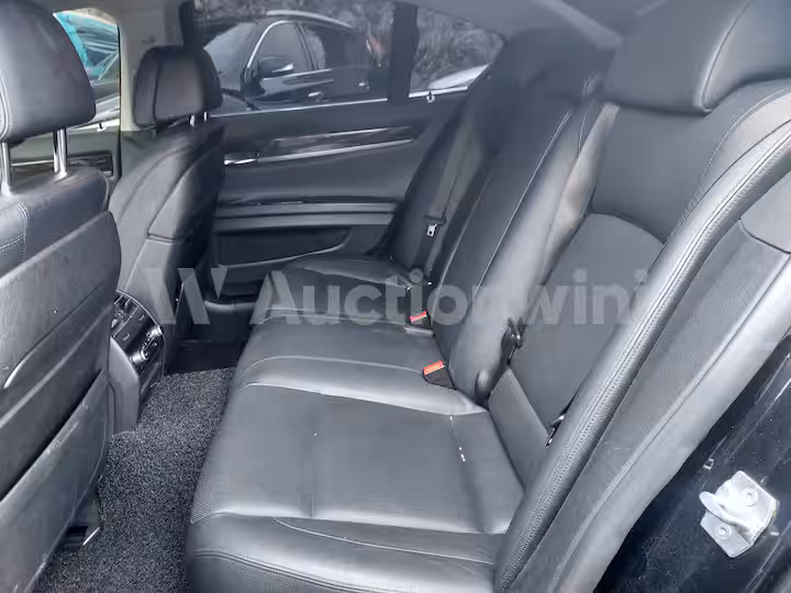 BMW 7 Series 2013 — 34