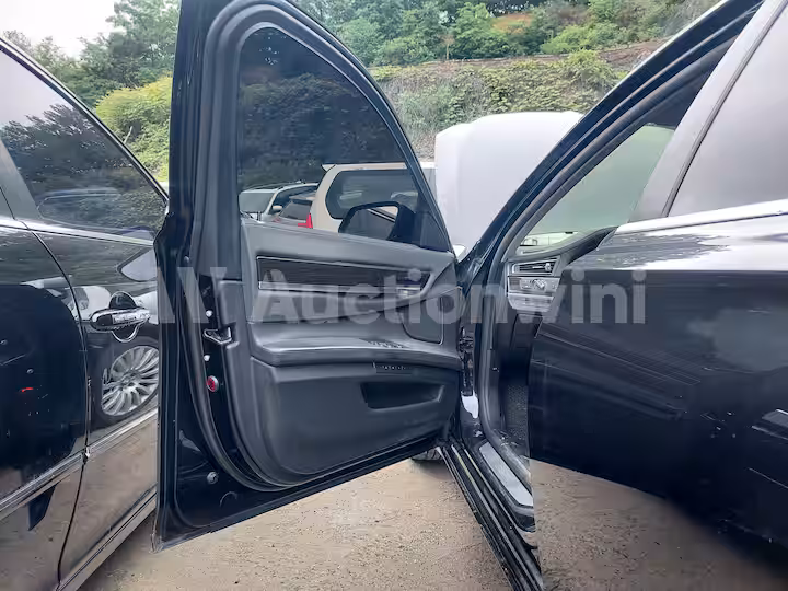 BMW 7 Series 2013 — 35
