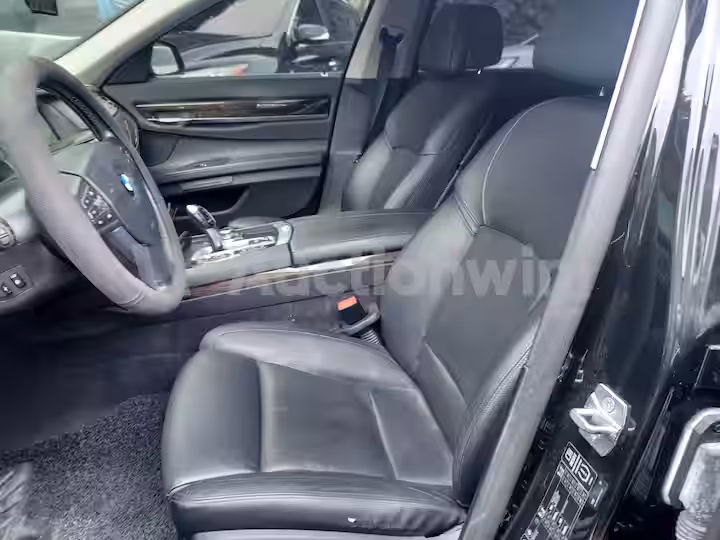 BMW 7 Series 2013 — 37