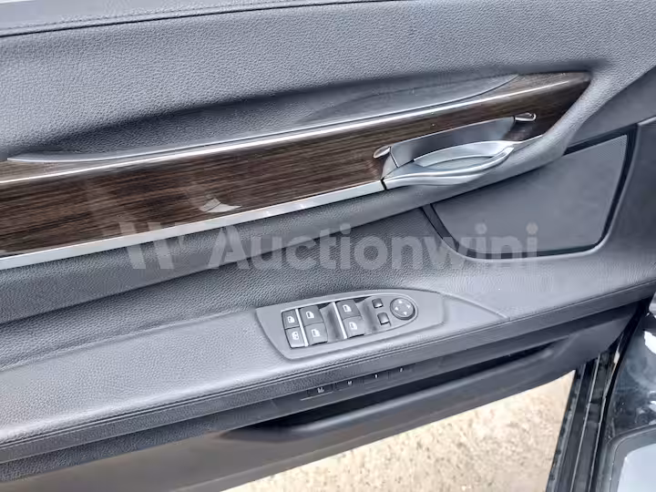 BMW 7 Series 2013 — 40