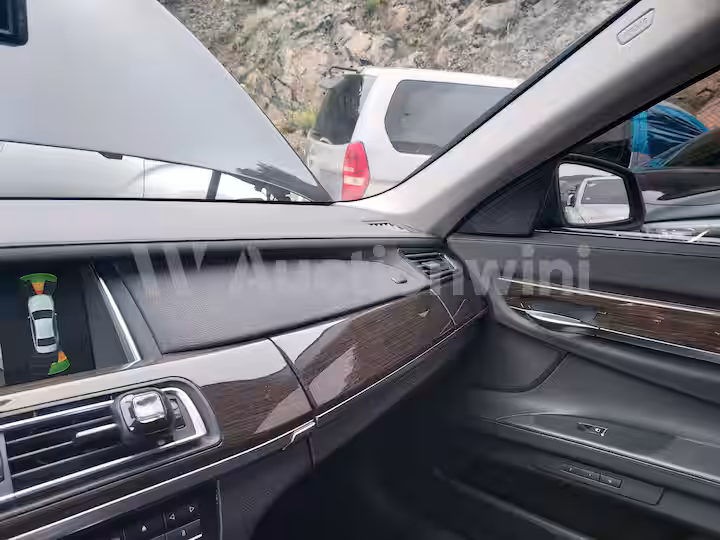 BMW 7 Series 2013 — 47