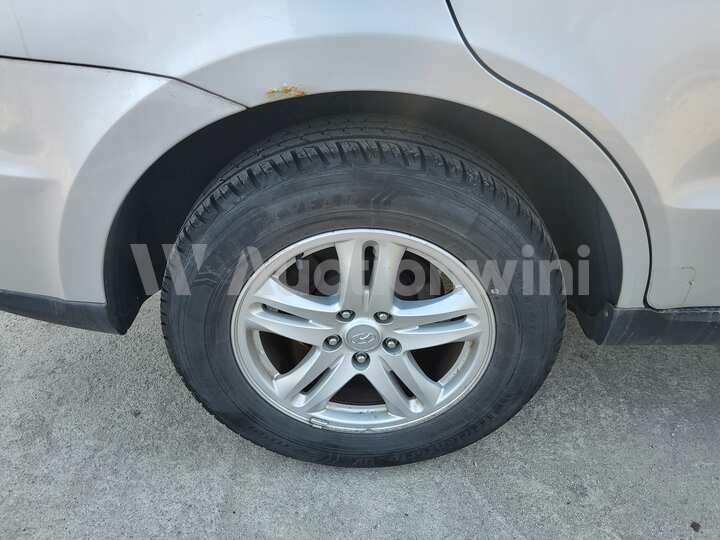 Hyundai SantaFe 2011 — 17